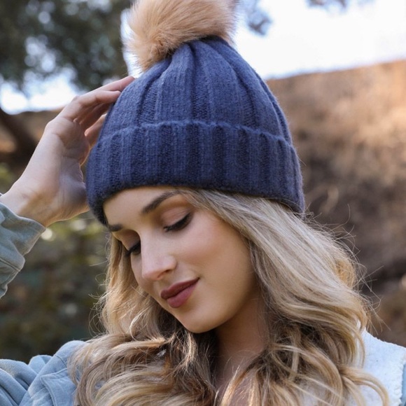 BLACK soft knit ribbed pom pom beanie hat - Picture 2 of 7